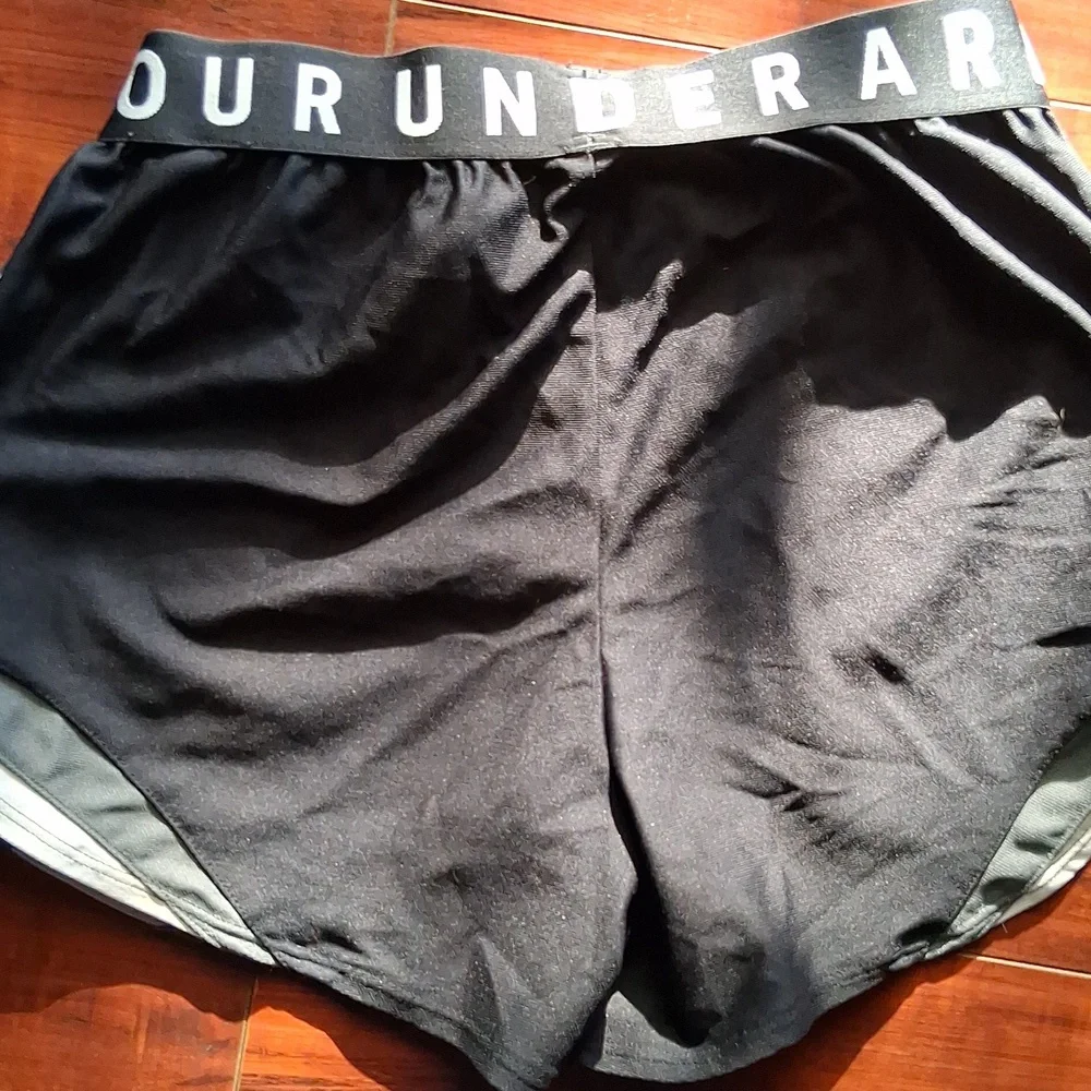 Under Armour Women's Charcoal Athletic Shorts - Picture 4 of 6